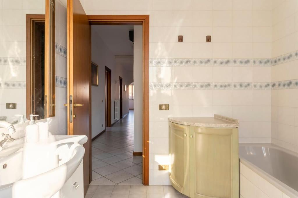 Chic Italian Escape - Casa Vacanze Lorusso Montecatini Terme Bagian luar foto